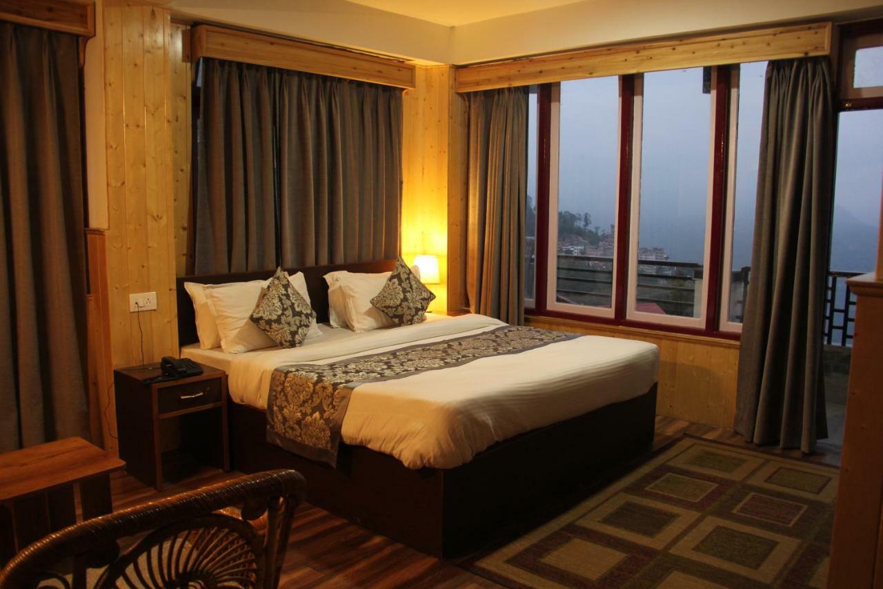 Bluben Alpine Hotel Pelling Bagian luar foto