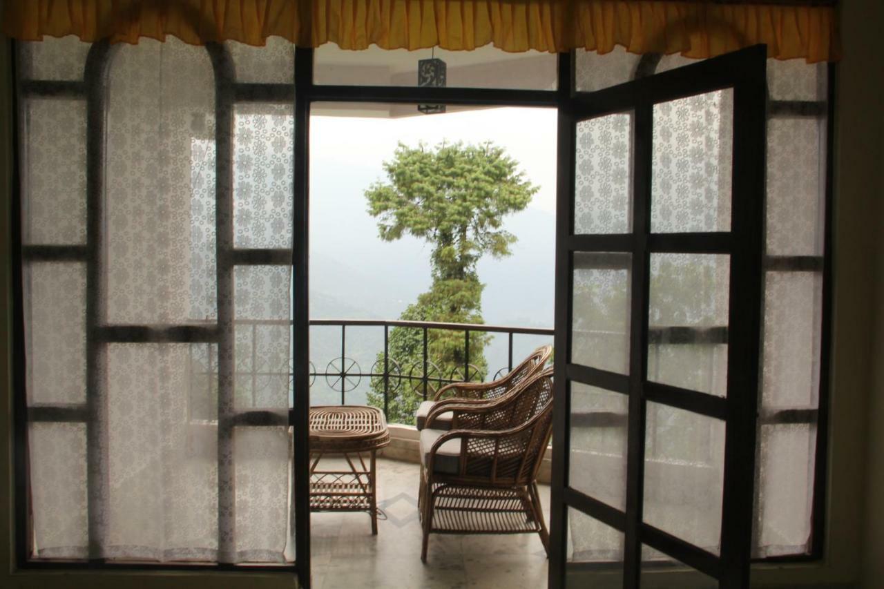 Bluben Alpine Hotel Pelling Bagian luar foto